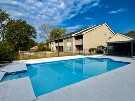 Cloister Apartments in Columbus, GA - Building Photo