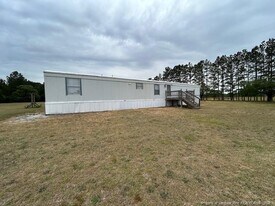 165 Kesler Dr in Saint Pauls, NC - Building Photo