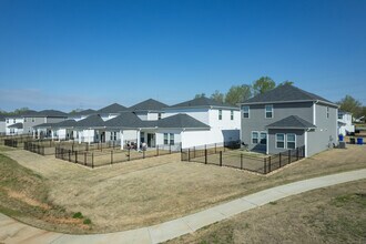 Brookmont Townes in Fountain Inn, SC - Building Photo - Building Photo