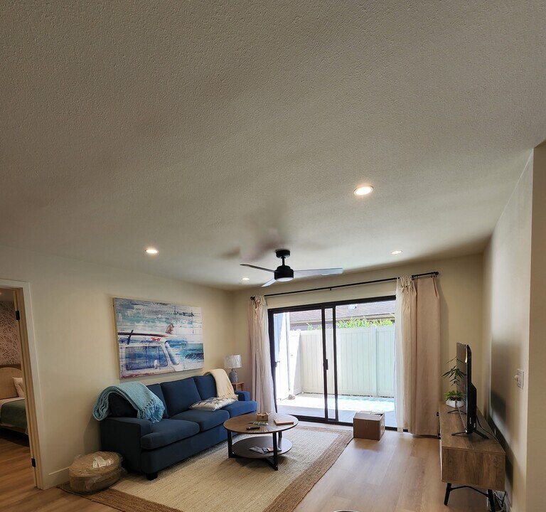 215 Wichita Ave, Unit 106 in Huntington Beach, CA - Building Photo