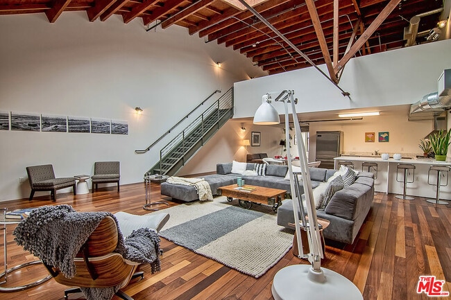 property at 1046 Princeton Dr