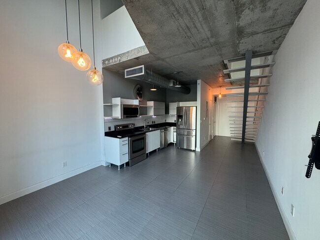 690 SW 1st Ct, Unit 1516 in Miami, FL - Foto de edificio - Building Photo