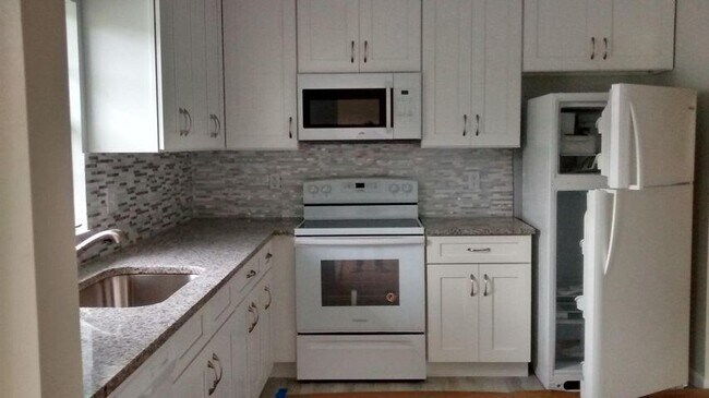 3505 Amalfi Dr in West Palm Beach, FL - Building Photo - Building Photo