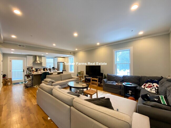 199 Boylston St, Unit 1