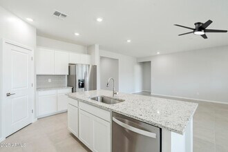 17996 W Camino de Oro in Surprise, AZ - Building Photo - Building Photo