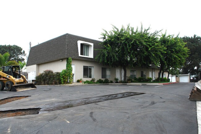 North Vulcan in Encinitas, CA - Building Photo - Building Photo