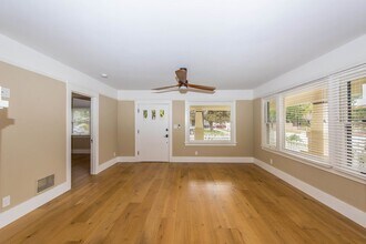 306 N Shaffer St in Orange, CA - Building Photo - Building Photo