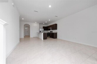 1389 Yellow Finch Dr in Davenport, FL - Building Photo - Building Photo