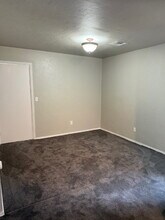 11808 Biggs Cir in Yukon, OK - Foto de edificio - Building Photo