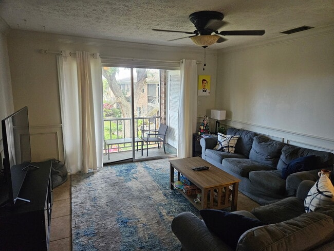 4210 Lake Underhill Rd, Unit Apt D in Orlando, FL - Building Photo - Building Photo