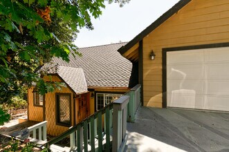 27905 W Shore Rd in Lake Arrowhead, CA - Building Photo - Building Photo
