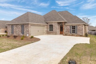 112 Kaden Ln in Canton, MS - Building Photo