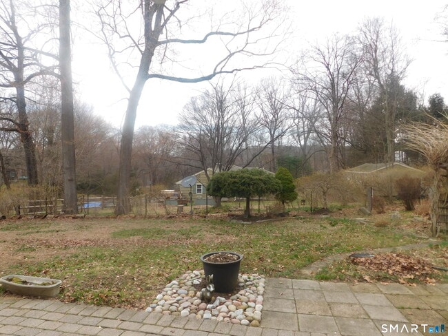 property at 6 Daybreak Ln