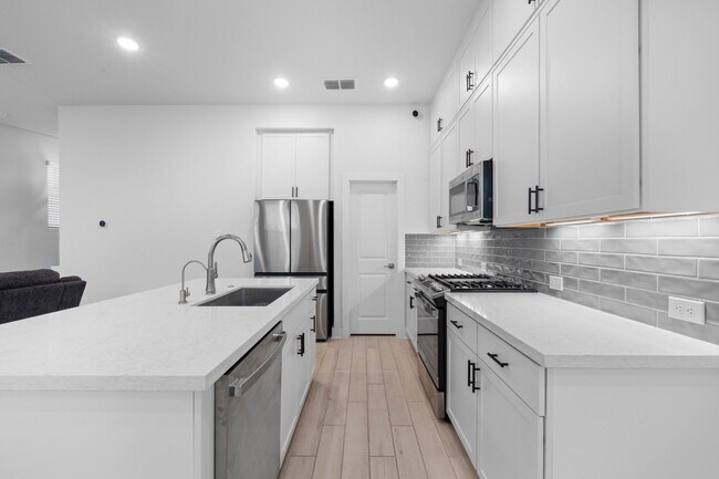 8851 Oakland Rd in San Antonio, TX - Building Photo - Building Photo