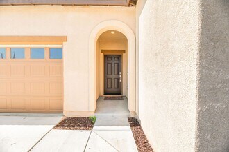 28357 Cats Claw Dr in Winchester, CA - Building Photo - Building Photo