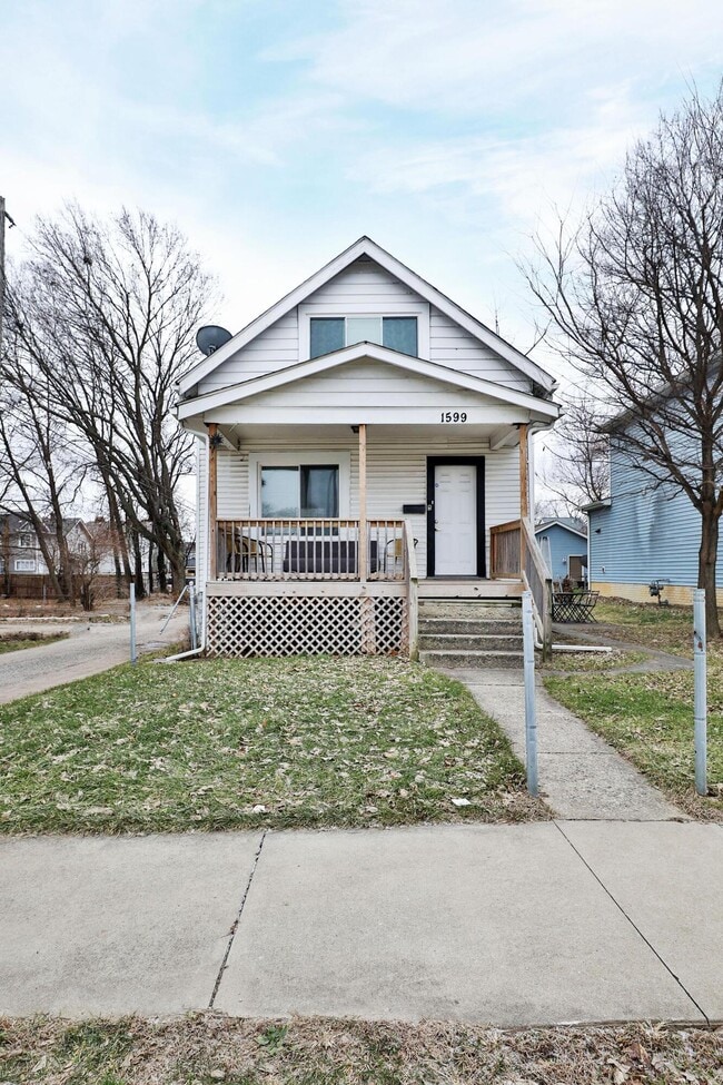 property at 1599 Mooberry St