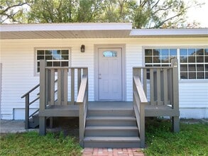 257 E Yeomans Ave in La Belle, FL - Building Photo - Building Photo