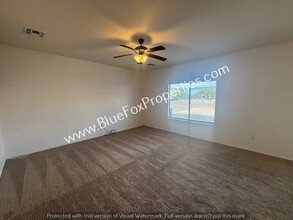 8262 W Zlacket Dr in Tucson, AZ - Building Photo - Building Photo