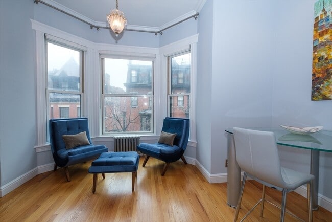 270 Beacon St, Unit 32 in Boston, MA - Building Photo - Building Photo