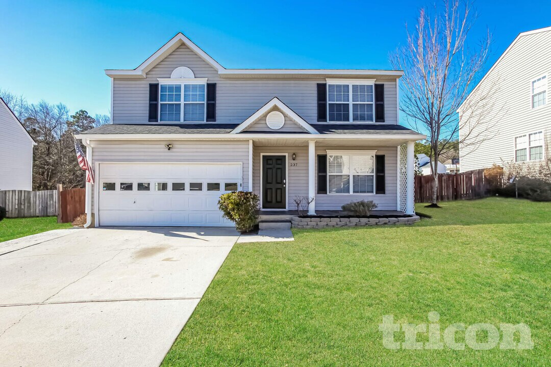 237 Tea Olive Ave in Lexington, SC - Foto de edificio