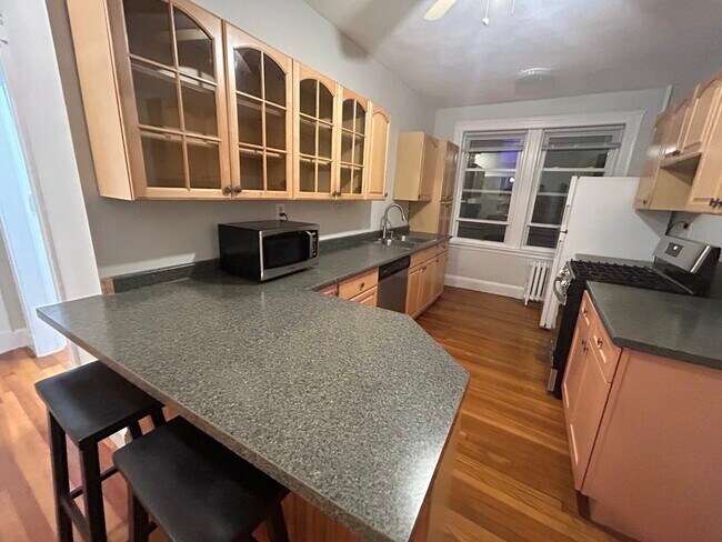 93 Chester St, Unit 4 in Boston, MA - Building Photo - Building Photo