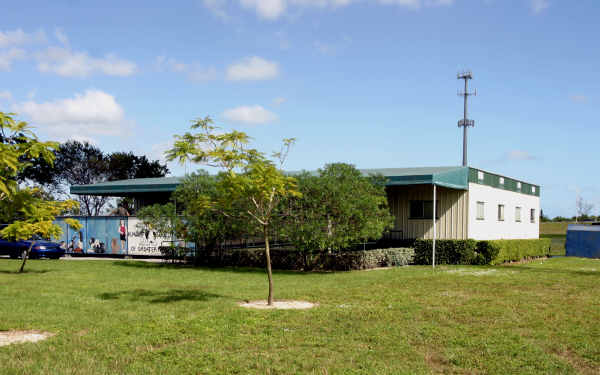 Sunshine Apartments in Homestead, FL - Foto de edificio - Building Photo