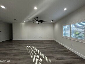 3838 Balmont St in Lancaster, CA - Foto de edificio - Building Photo