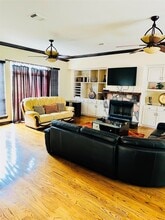6324 Fairdale Ln in Houston, TX - Building Photo - Building Photo