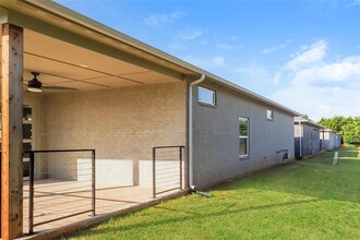 11361 Paradise Out Ln in Oklahoma City, OK - Building Photo - Building Photo