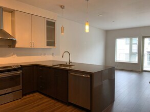 1760 NW 56th St in Seattle, WA - Building Photo - Building Photo