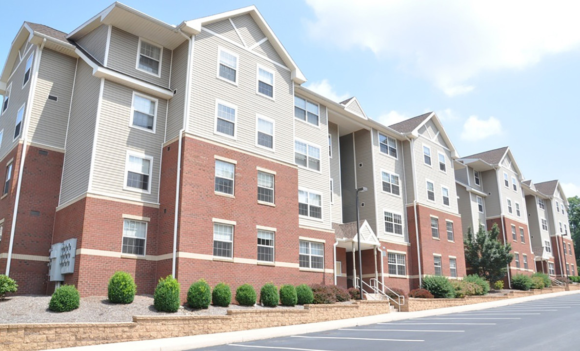 Honeysuckle Student Apartments in Bloomsburg, PA - Foto de edificio