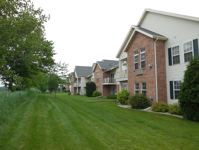 Hunter's Creek in Sun Prairie, WI - Foto de edificio - Building Photo