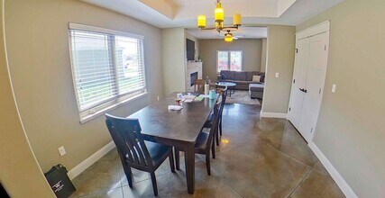 300 Highland Grove Dr in Manhattan, KS - Building Photo - Building Photo