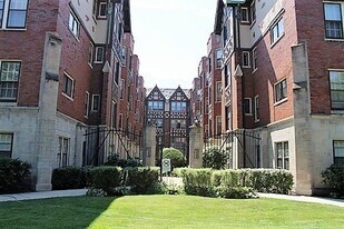 7121 N Paulina St in Chicago, IL - Building Photo