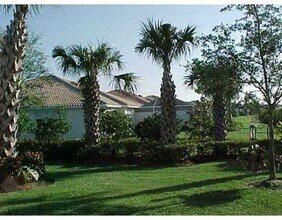8984 SE Hawks Nest Ct in Hobe Sound, FL - Building Photo - Building Photo