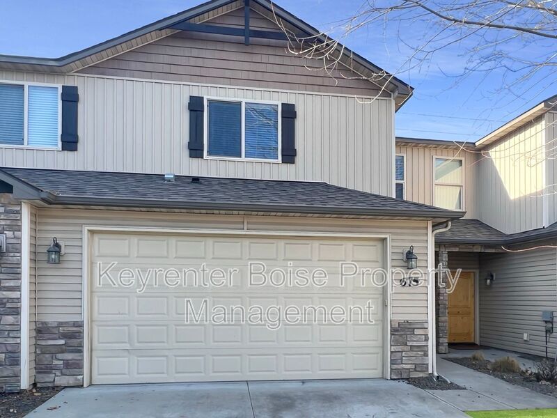 675 S Blue Pine Ln in Boise, ID - Building Photo