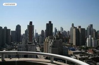404 E 79th St in New York, NY - Building Photo - Building Photo