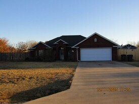 6 Stonebrook Dr in Lawton, OK - Building Photo