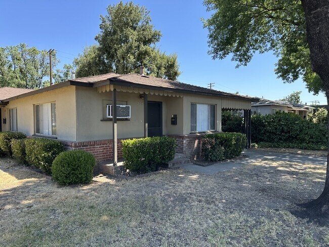 519 W Orangeburg Ave in Modesto, CA - Building Photo - Building Photo