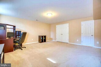 3456 Eagle Ridge Dr in Woodbridge, VA - Foto de edificio - Building Photo