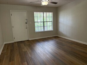 220 Atkinson Drive - C in Tallahassee, FL - Building Photo - Building Photo