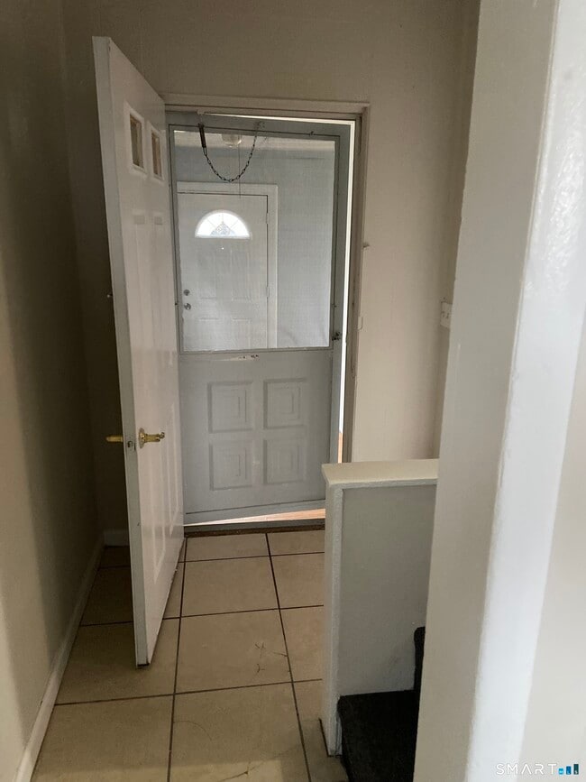 36 Bassick Ave in Bridgeport, CT - Building Photo - Building Photo