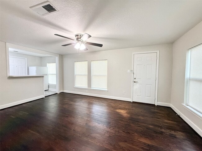 property at 620 E Magnolia St