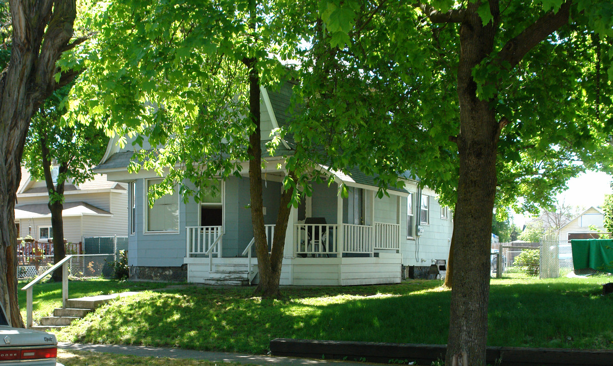 1117 W Spofford Ave in Spokane, WA - Foto de edificio