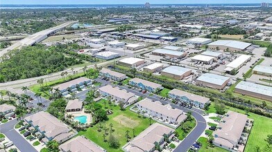 3642 Pine Oak Cir in Ft. Myers, FL - Building Photo - Building Photo