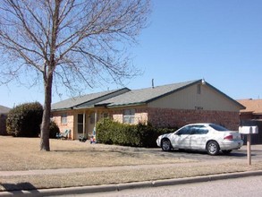 74th & Ave. W Duplexes in Lubbock, TX - Building Photo - Building Photo