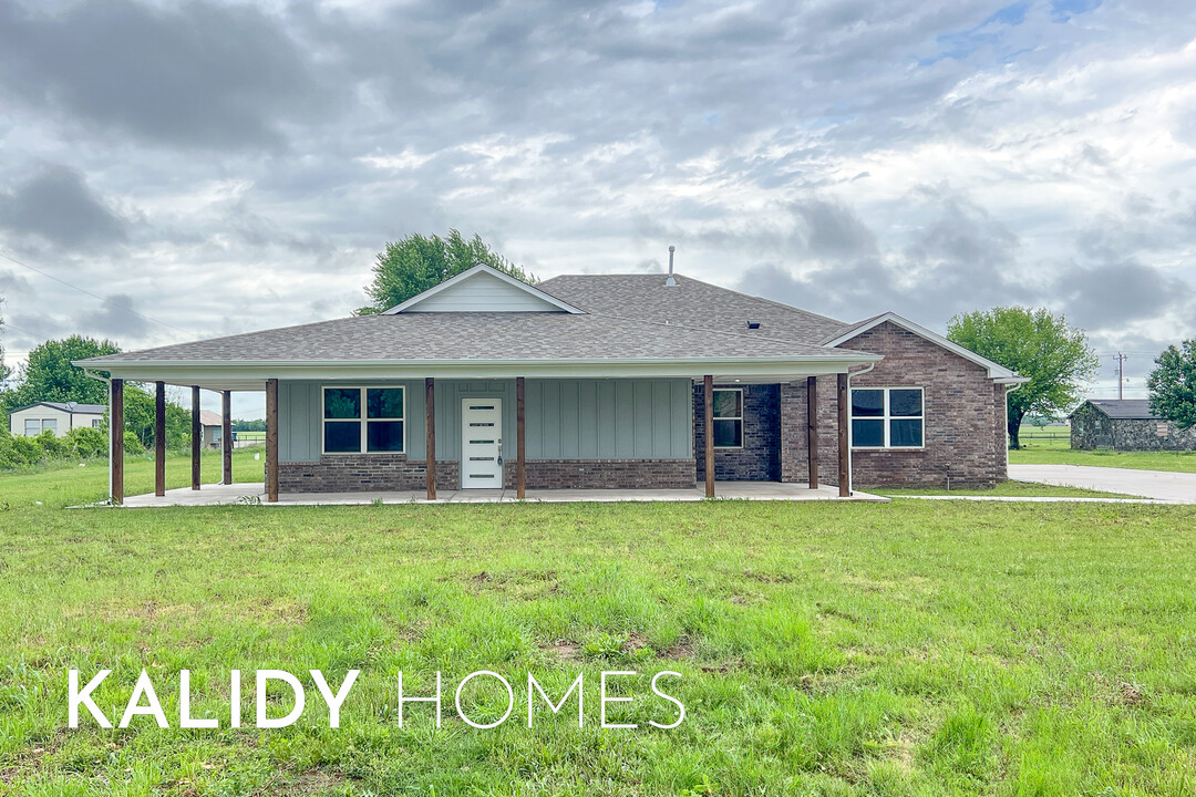 103 Olde Ml Rd in Jones, OK - Building Photo