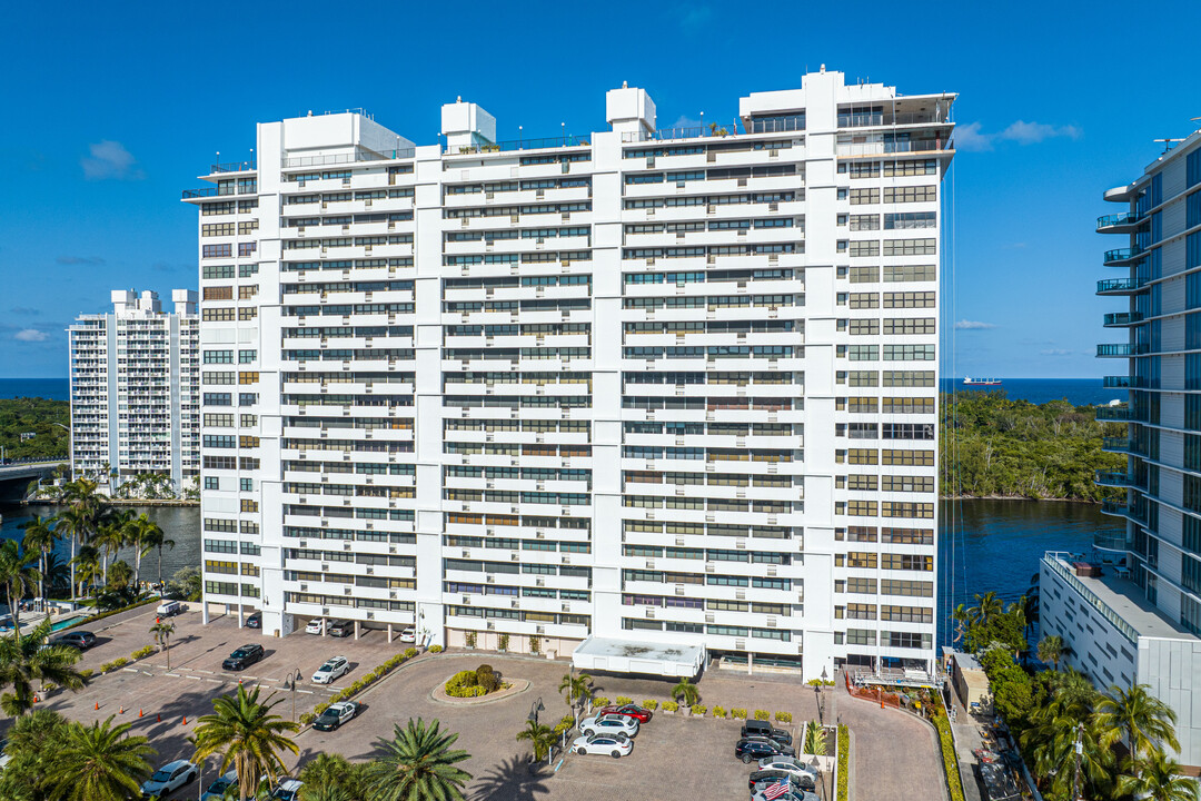 The Corinthian in Fort Lauderdale, FL - Building Photo