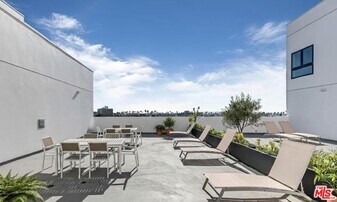 825 S Coronado St in Los Angeles, CA - Building Photo