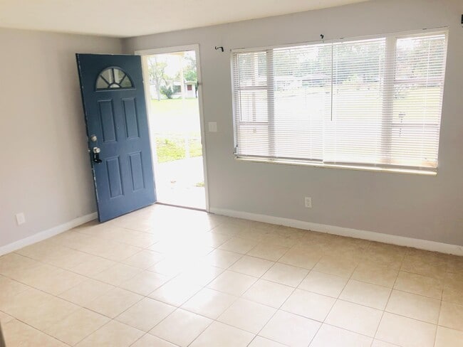 240 Lee Dr in Orange Park, FL - Building Photo - Building Photo
